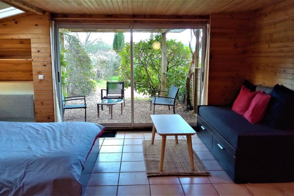 Studio 32M2 - Dans Propriete Avec Vue Imprenable Sur Le Lac Du Salagou Liausson Bagian luar foto